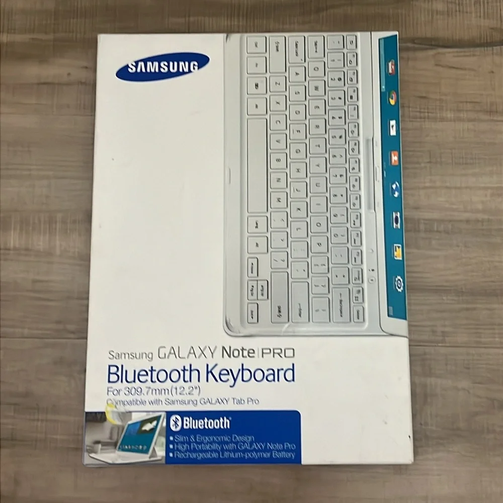 NWT Samsung Galaxy Note Pro Wireless White Blue tooth Keyboard
